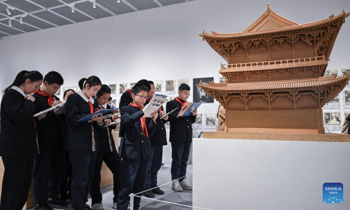 同毫无疑问